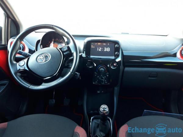 Toyota Aygo 1.0 VVT-i x-cite 4 Rouge Chilien