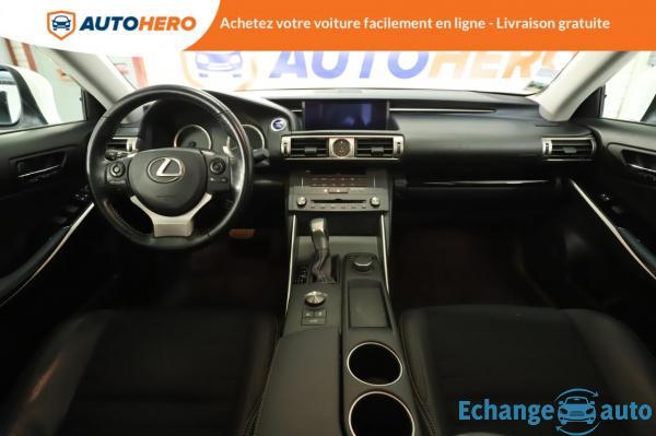 Lexus IS 300h Business