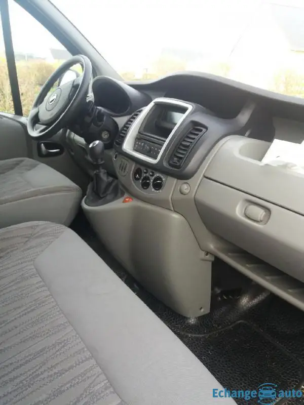 NISSAN primastar 9 places