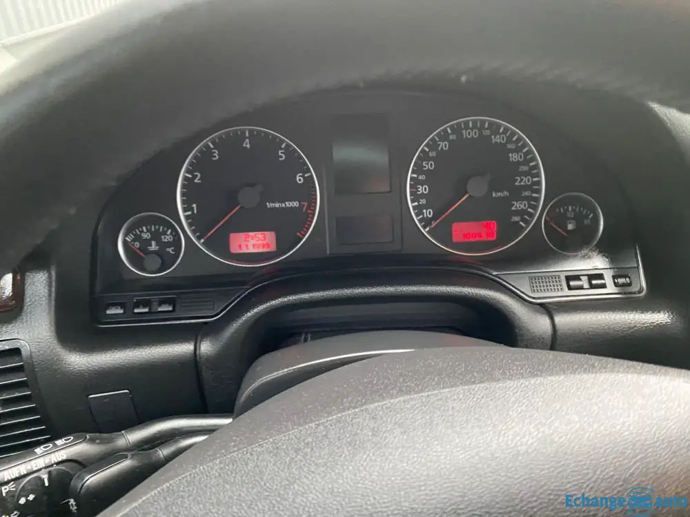 Audi A8 W12 Quattro full options 1 ère main