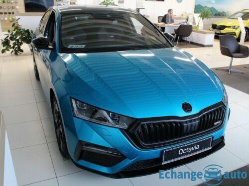 Skoda Octavia 2.0TSI RS DSG Limo First