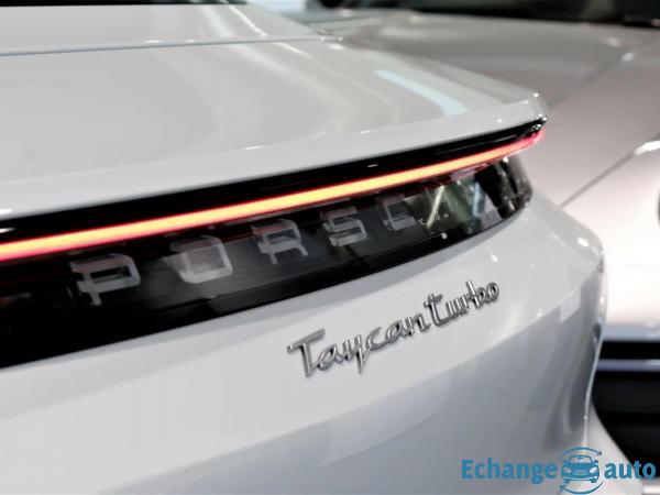 Porsche taycan Turbo - En Stock