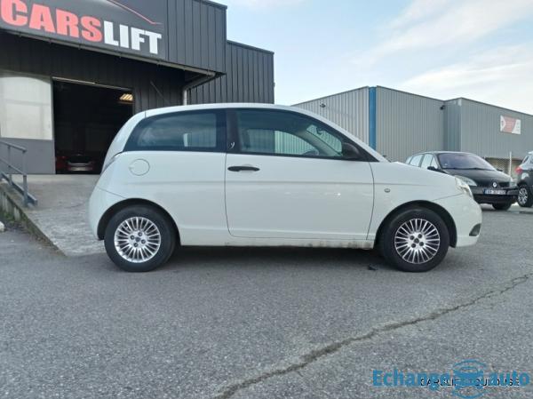 Lancia Ypsilon 1.3 Mjtd 75