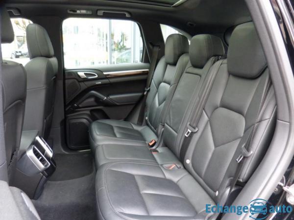 Porsche Cayenne 92A 3.0 TDi DPF V6-262 AWD 24V Tiptronic S 262 CV Boîte auto
