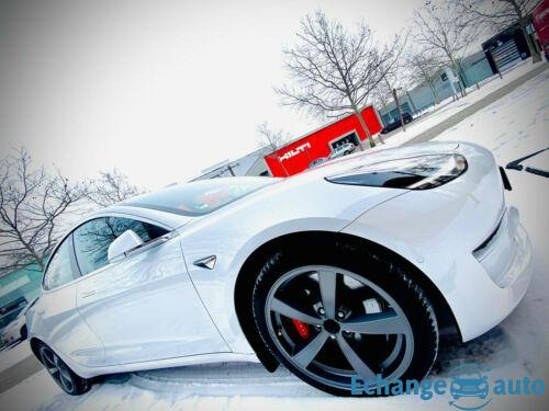 Tesla Model 3 Performance