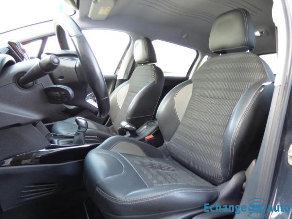 Peugeot 2008 1.6 BlueHDi 100 CV - ALLURE