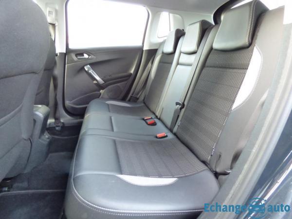 Peugeot 2008 1.6 BlueHDi 100 CV - ALLURE