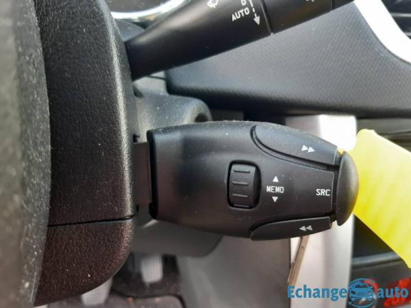 Peugeot 207 1.4 HDi 70ch FAP Urban Move