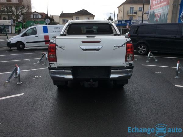Toyota Hilux IV 4WD 2.4 D-4D 150 DOUBLE CABINE LOUNGE