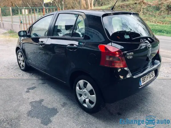 Toyota Yaris II 1.0 - 69 VVT-I CONFORT 5P 4990E
