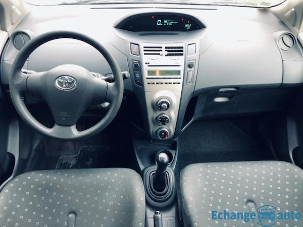 Toyota Yaris II 1.0 - 69 VVT-I CONFORT 5P 4990E