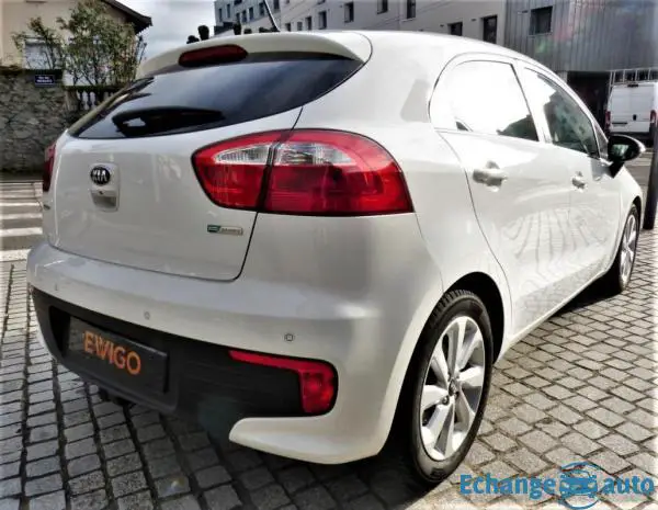 Kia Rio III (2) 1.4 CRDI 90 PREMIUM 5P