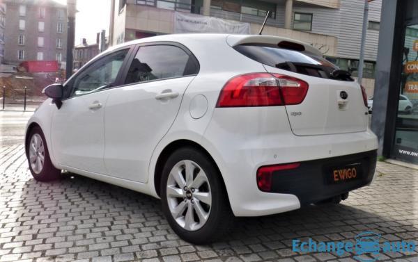 Kia Rio III (2) 1.4 CRDI 90 PREMIUM 5P