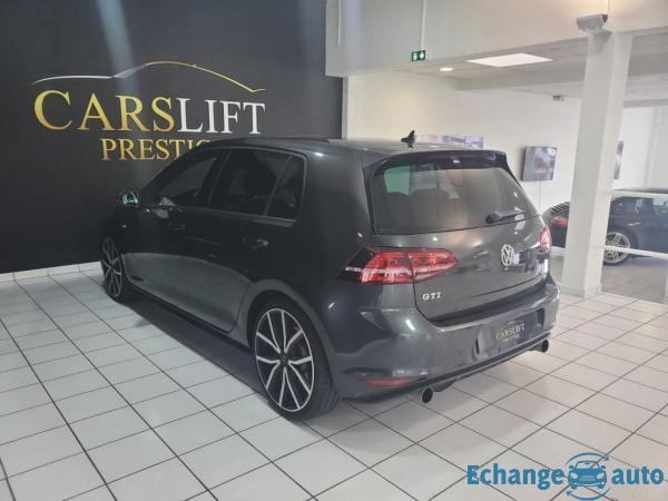 Volkswagen Golf 2.0 TFSI Blue Motion 16V DSG6 S&S 220 cv