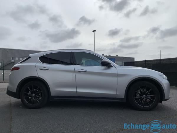 Alfa Romeo Stelvio 2.2 JTD 150 CH SUPER BLACK PACK