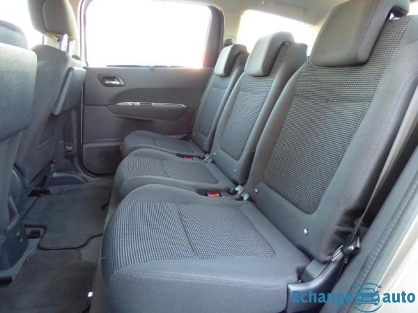 Peugeot 5008 1.6 E-HDI 112 FAP ACTIVE BMP6 + Attelage