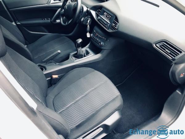 Peugeot 308 1.6 HDI 100CV 5P 29700KM 13990E