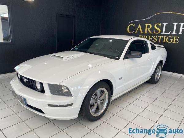 Ford Mustang GT 4.6 L V8 300 cv