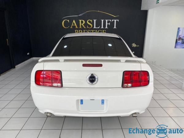 Ford Mustang GT 4.6 L V8 300 cv