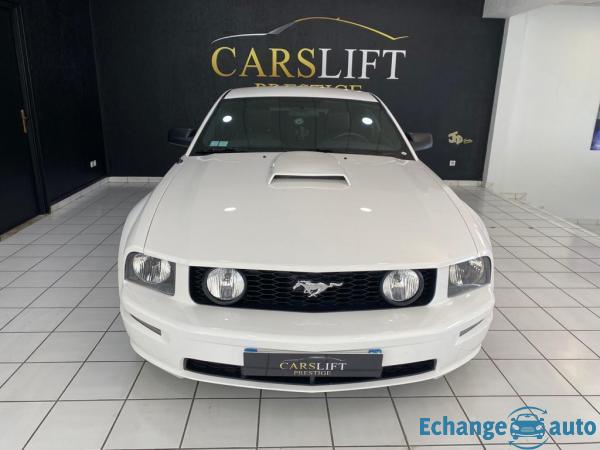 Ford Mustang GT 4.6 L V8 300 cv