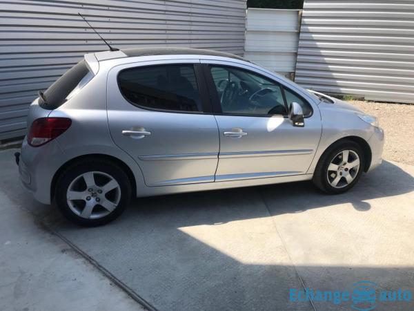 Peugeot 207 1.6 HDI 16V 90 CV FELINE