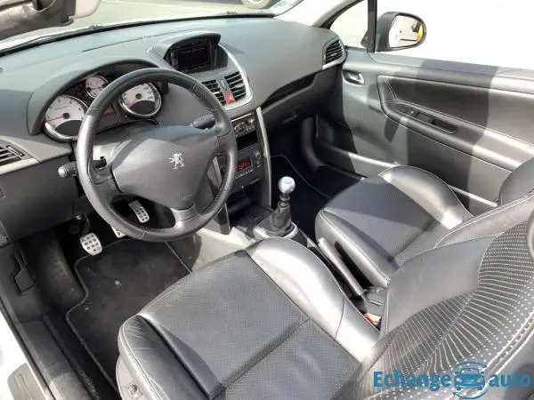 Peugeot 207 CC 1.6 HDi 112 CH FELINE