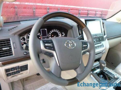 Toyota Land Cruiser 200 Luxe