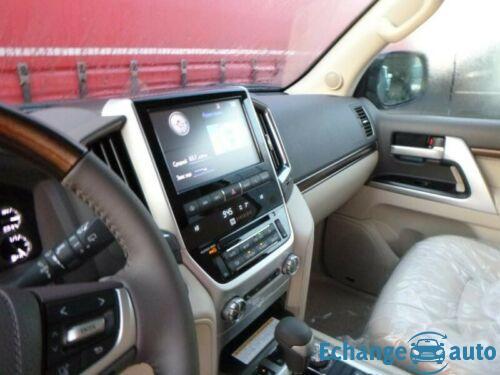 Toyota Land Cruiser 200 Luxe