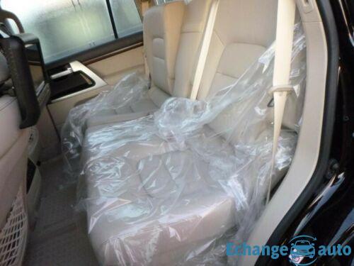 Toyota Land Cruiser 200 Luxe