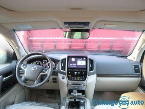 Toyota Land Cruiser 200 Luxe