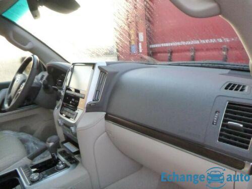 Toyota Land Cruiser 200 Luxe