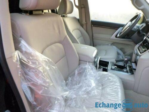 Toyota Land Cruiser 200 Luxe