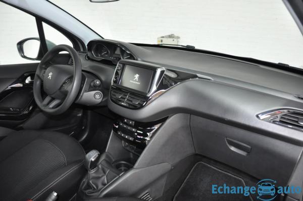 Peugeot 208 ACTIVE 1,2 82 CH GPS