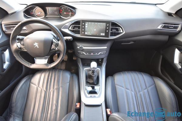 Peugeot 308 1.2 PURETECH 130 FELINE BVM6 toit pano