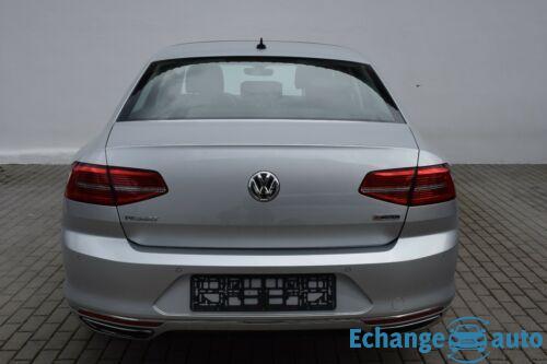 Volkswagen Passat Lim. Highline 4Mot R-Line