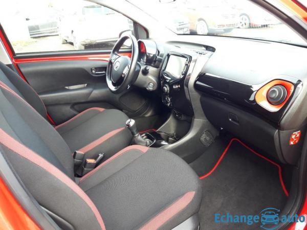 Toyota Aygo 1.0 VVT-i x-cite 4 Rouge Chilien