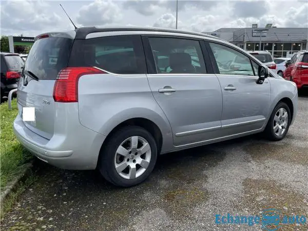 Peugeot 5008 1.6 HDI 112CH FAP BVM6 Série Spéciale Family 7pl