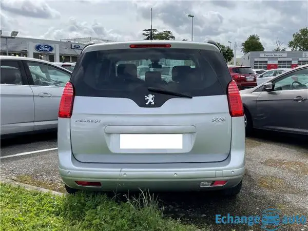 Peugeot 5008 1.6 HDI 112CH FAP BVM6 Série Spéciale Family 7pl