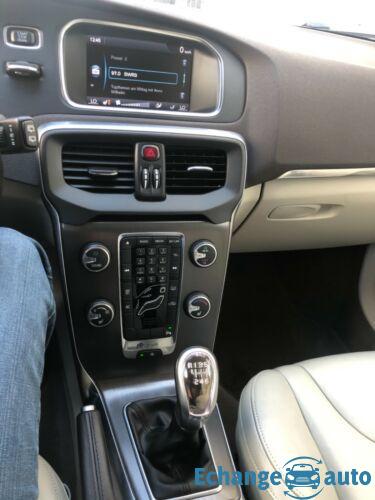 Volvo V40 T3 R-Design