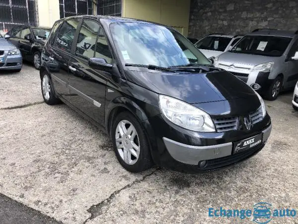 RENAULT SCENIC 1.9 dCi 130 FAP Privilège