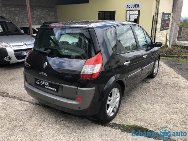 RENAULT SCENIC 1.9 dCi 130 FAP Privilège
