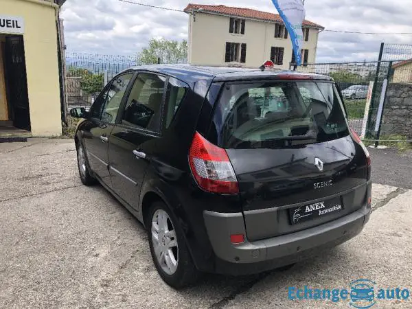RENAULT SCENIC 1.9 dCi 130 FAP Privilège