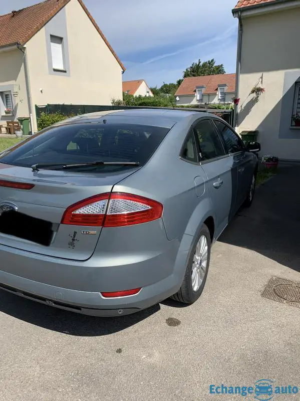 Ford Mondeo ghia 2l 140ch