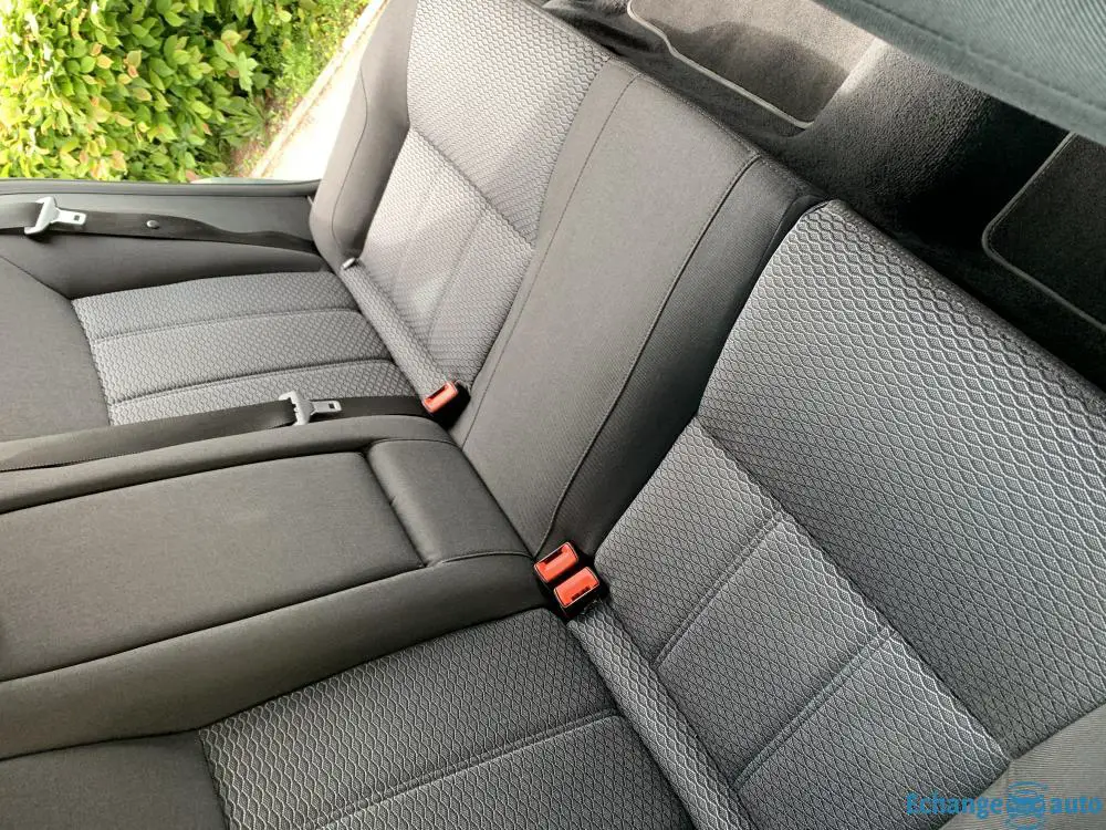 Ford Mondeo ghia 2l 140ch