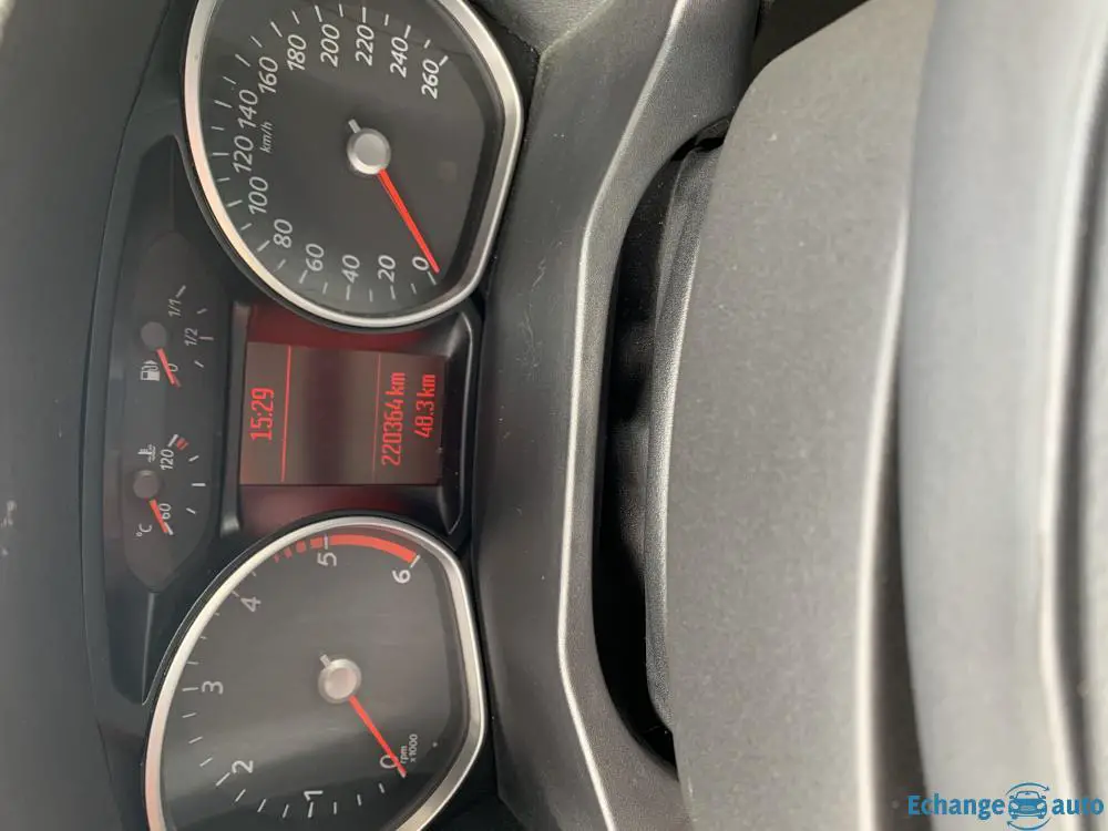 Ford Mondeo ghia 2l 140ch