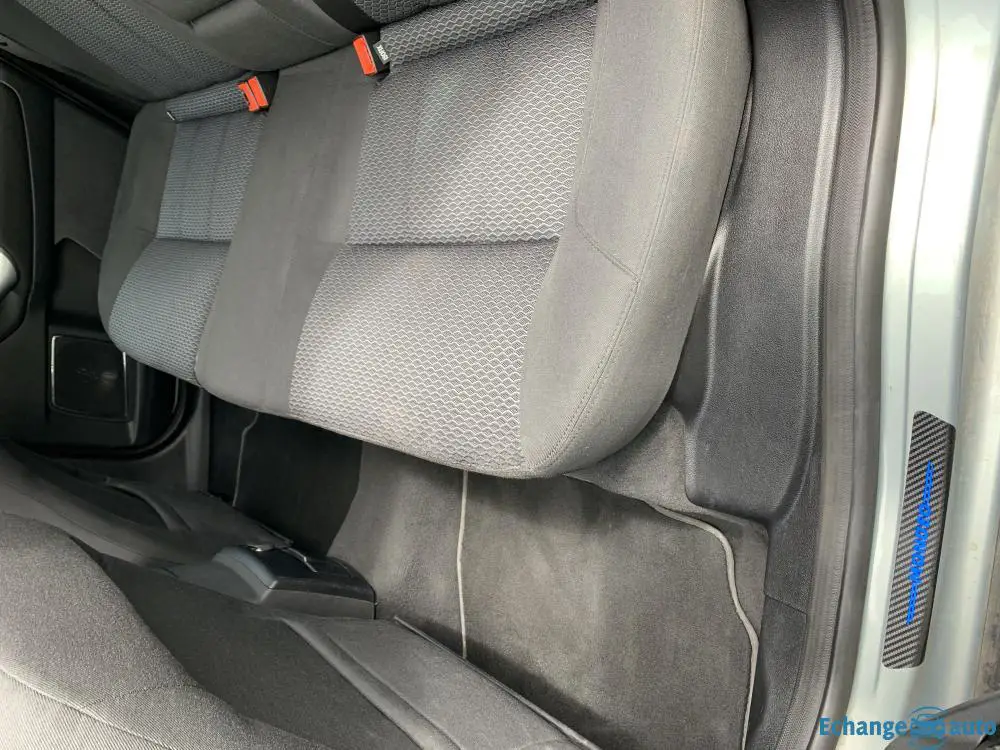 Ford Mondeo ghia 2l 140ch