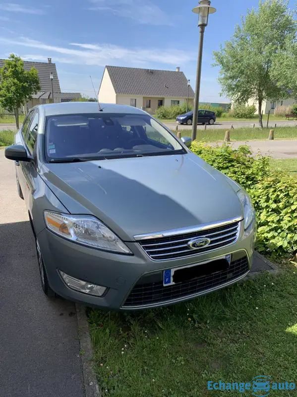 Ford Mondeo ghia 2l 140ch