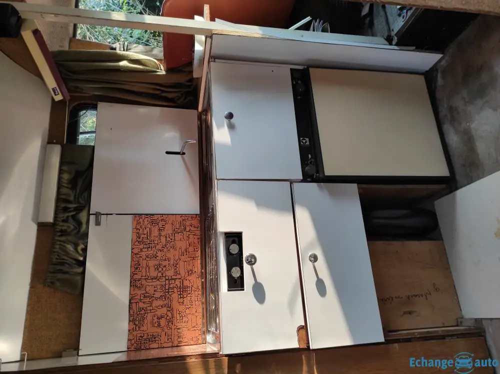 Camping Car peugeot j9