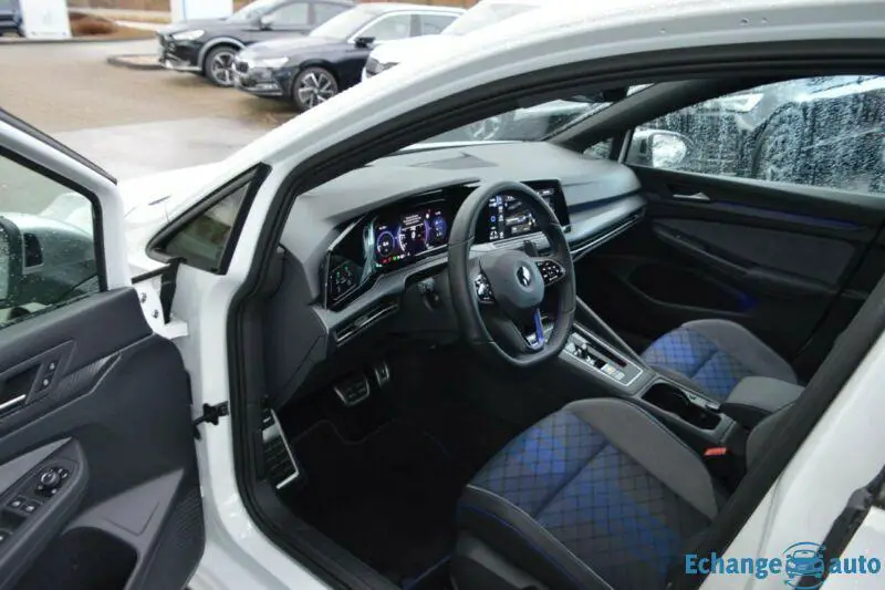 Volkswagen Golf VIII R 2.0 TSI 4motion DSG