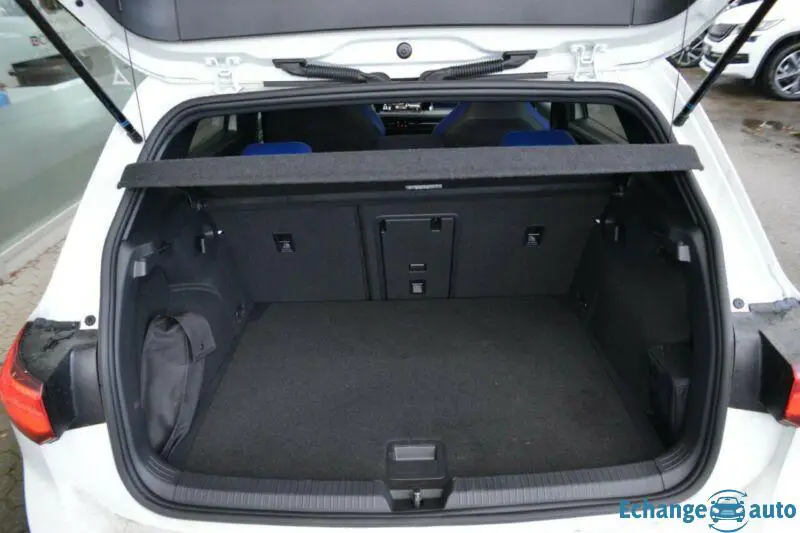 Volkswagen Golf VIII R 2.0 TSI 4motion DSG